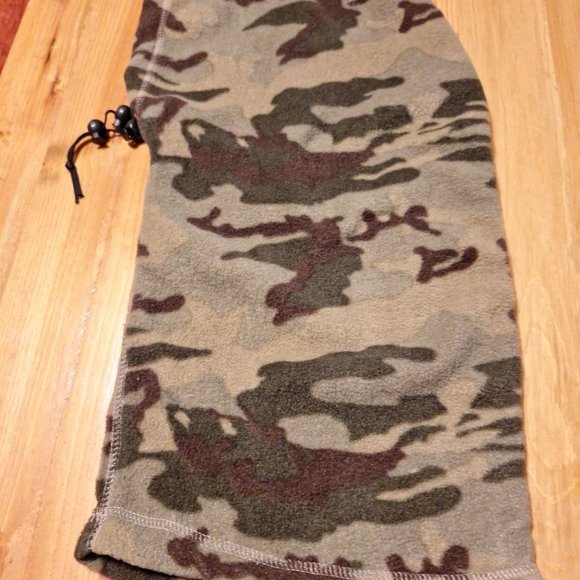 NWOT Camo-design Hood with Drawstring - Picture 2 of 3